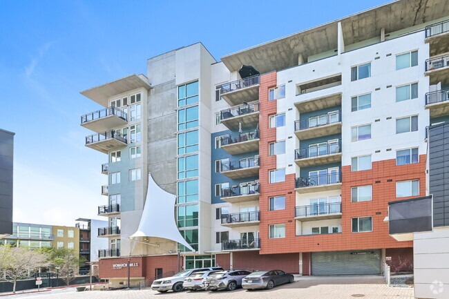 Building Photo - $2,400.00, 2 bed, 1bath located in the hea... Unit 510 Rental