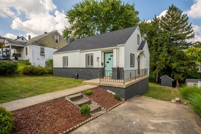 Building Photo - MOVE IN TODAY! DON'T MISS THIS NEWLY RENOV... Rental