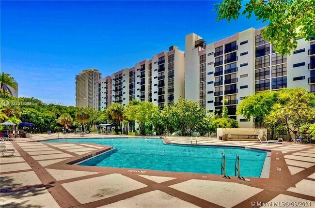 Photo - 16919 N Bay Rd Unit 618