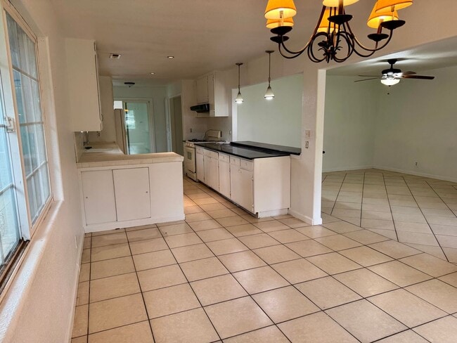 Photo - 2025 CA-140 Unit House