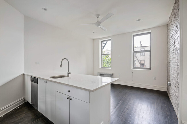 Photo - 107 Greenpoint Ave Apartment Unit ID1050715P