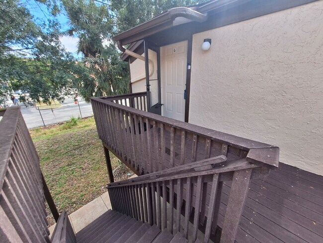 Second Floor Annual rental available now in the 55+ condominium community of Cedar Woods.