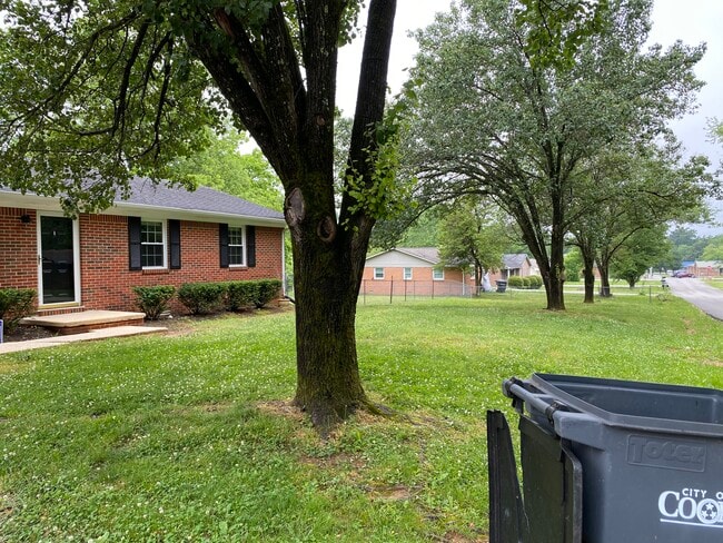 Photo - 335 E 17th St