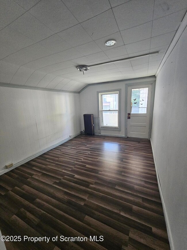 Photo - 2046 N Main Ave