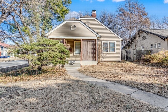 Building Photo - Charming 3BR in College Hill – Pet Friendly & Move-In Ready!