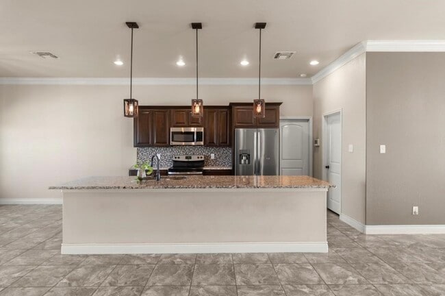 Photo - 112 Red Cloud Trl