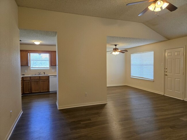 Photo - 3/2 Hewitt Duplex