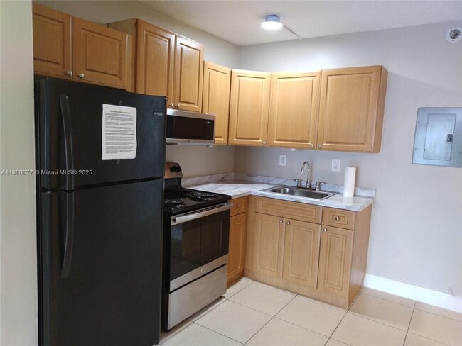 Photo - 715 NE 2nd Ave Unit 203