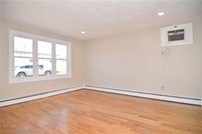 Photo - 8 COLEMAN St