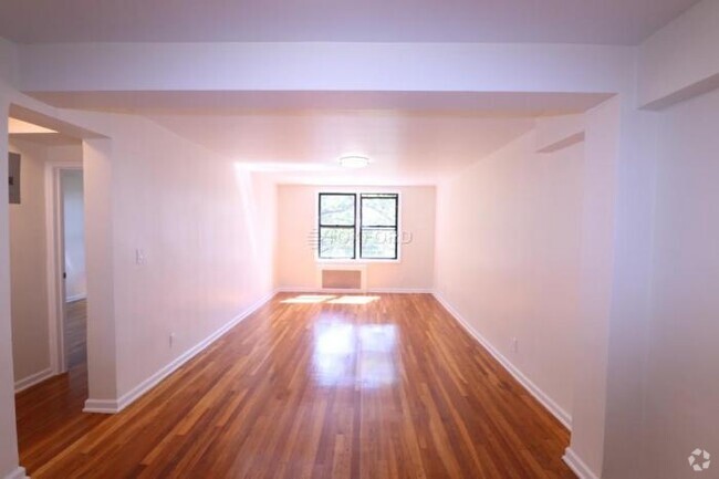 Building Photo - 1 bedroom in ELMHURST NY 11373 Unit 3D Rental