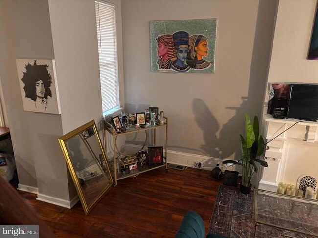 Photo - 2250 N Lambert St