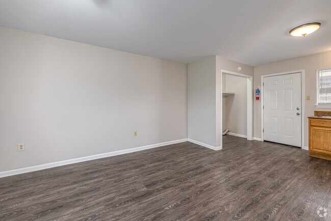 2BR, 1BA - 754SF - Dining Room
