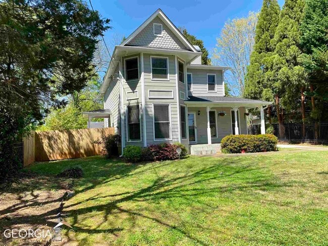 Photo - 3465 Madison St