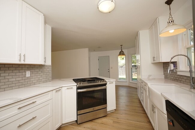 Photo - Updated Home in Bluewater with Community Pool and Close to EOD  School