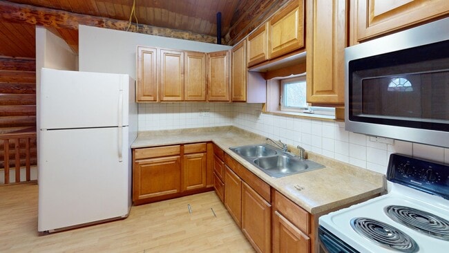 Building Photo - 2390 Richardson Hwy Unit 2 Rental
