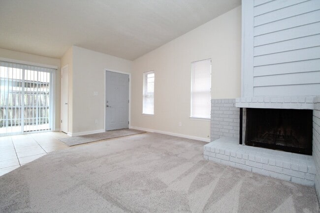 Photo - Modern 3BR/2BA Duplex with Open Layout, Fireplace, Fenced Backyard & Updated Kitchen in North Pen...