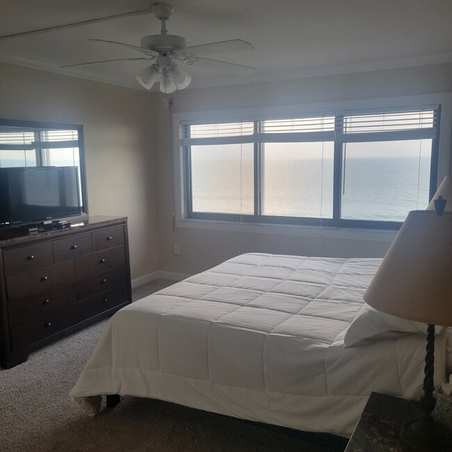 Building Photo - 4200 A St Unit 511 Rental
