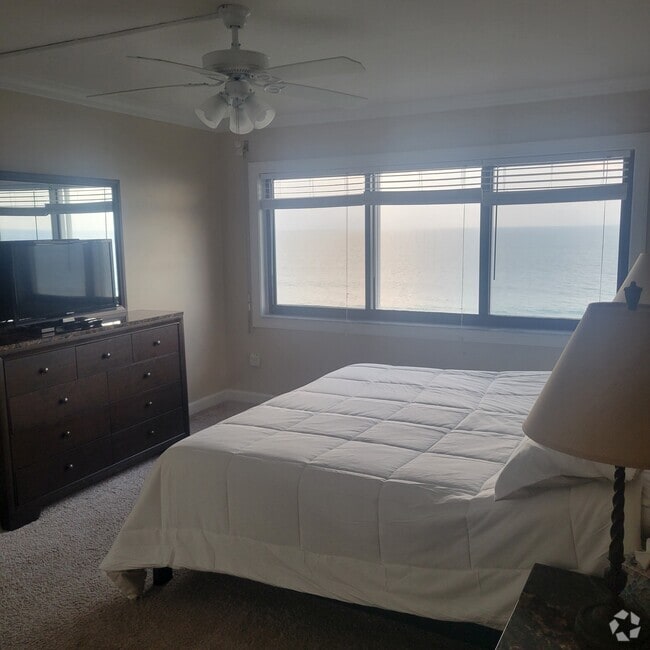 Building Photo - 4200 A St Unit 511 Rental