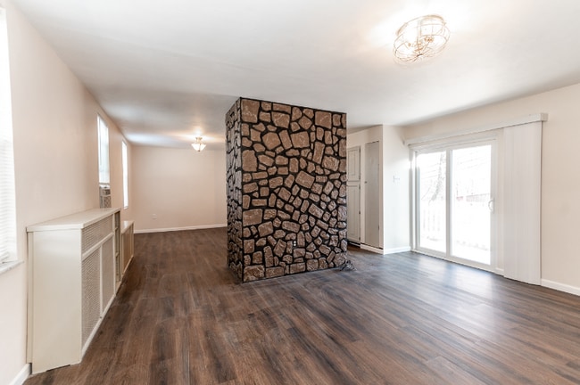 Photo - 217 Kaercher St Unidad 2