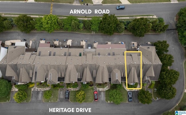 Photo - 305 Heritage Dr