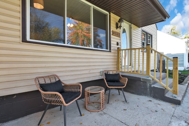 Photo - 3333 Dresden St