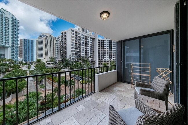 Building Photo - 520 Brickell Key Dr Unit A710