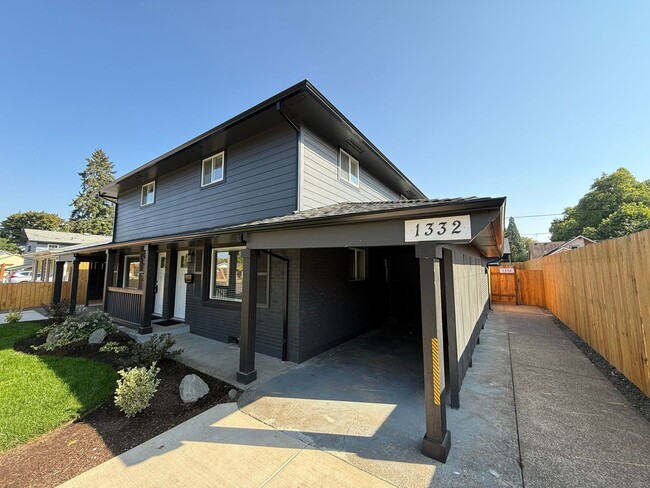 Photo - 1330-1334 SW 8th Ave Triplex/crema102-626 Unidad 1332