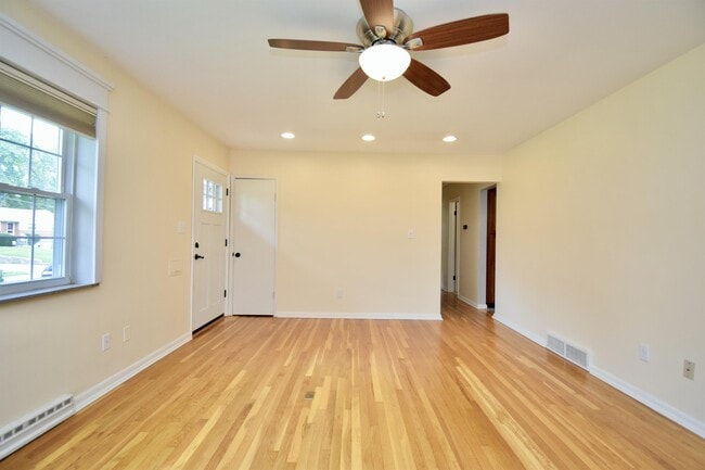 Photo - 7236 Longfield Dr