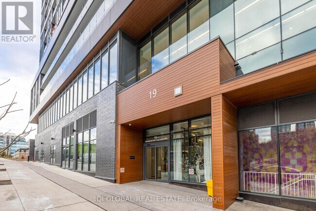 Photo - 19 Western Battery Rd Unit 1918