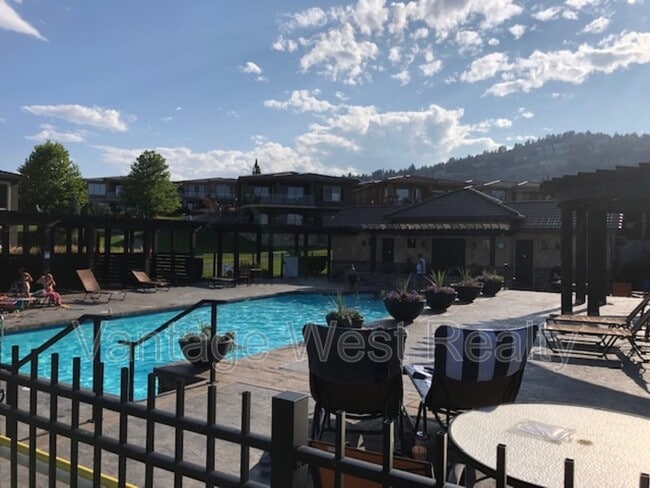 Photo - 1588 Marina Way