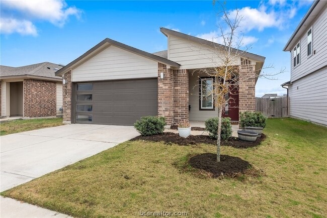 Photo - 918 Kickapoo Ln