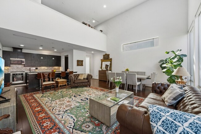 Photo - 3302 Lake St Unit 3