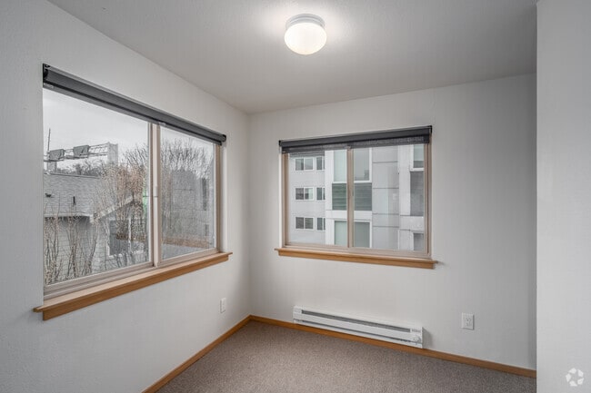 4BR, 3BA - 1,200SF - Bedroom