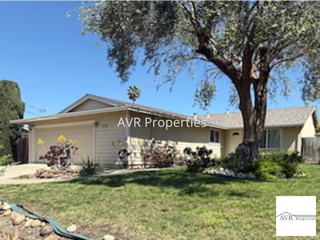 Building Photo - Beautiful single story home with recent upgrades