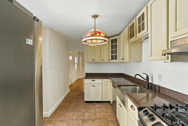 Photo - 877 W Lombard St Casa Adosada