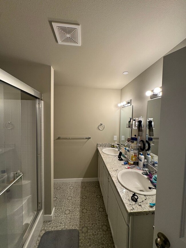 Photo - Modern 3BR / 2.5BA Townhome in Port Orchar...
