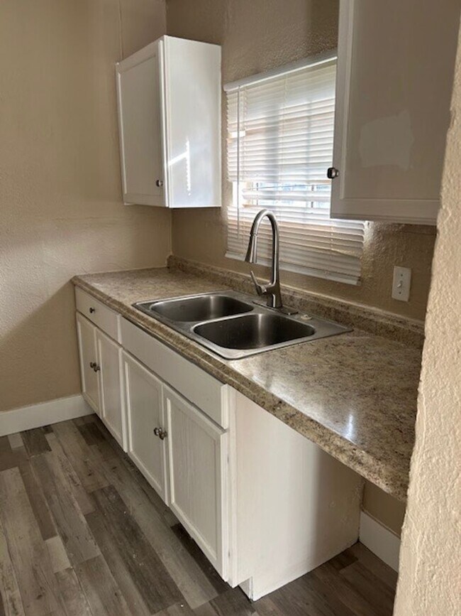 Photo - 1171-1173 ALAMOS AVE Unit 1171 ALAMOS AVE