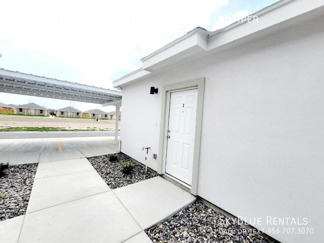 Building Photo - 5801 Sandpiper Ave Unit 5801-2 Sandpiper