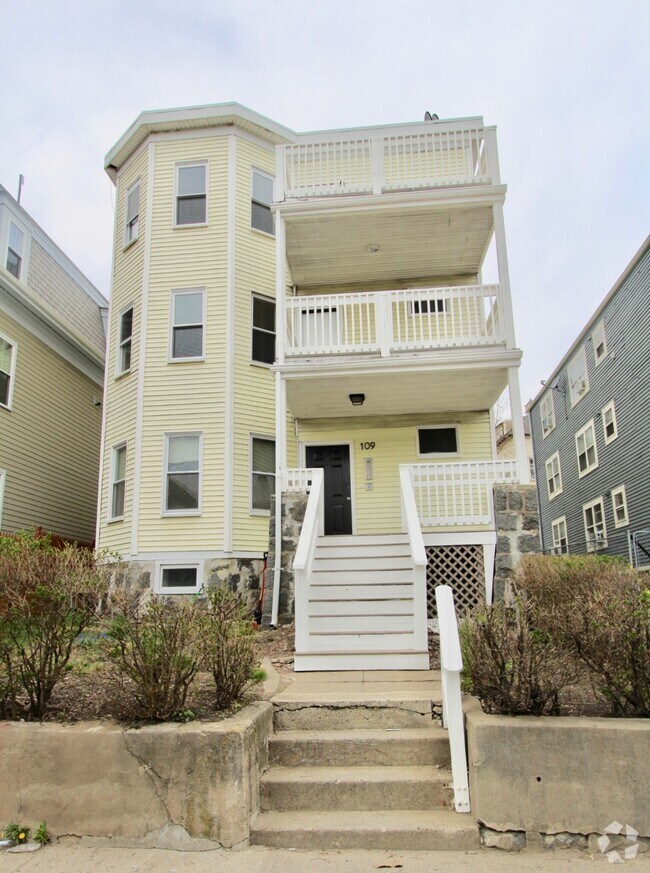 Building Photo - 109 Pleasant St Unit 4 Rental
