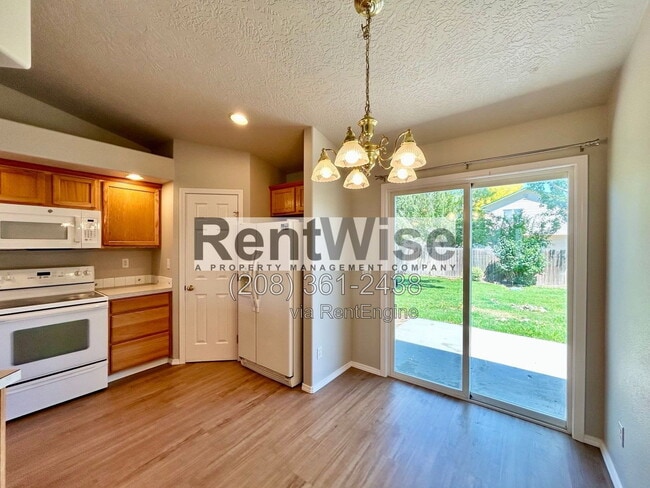 Photo - 14232 Carolina St