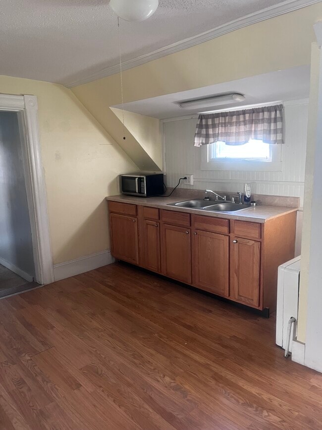 Photo - 261 Grove St