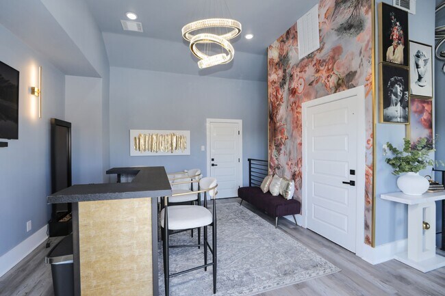 Photo - 5704 Fairdale Ln
