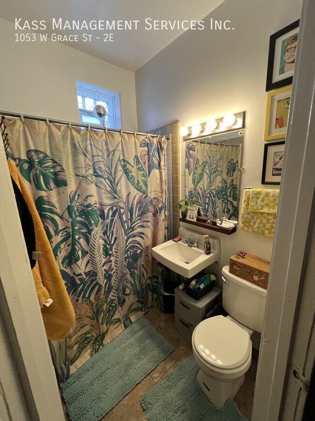Photo - 1053 W Grace St Unit 2E