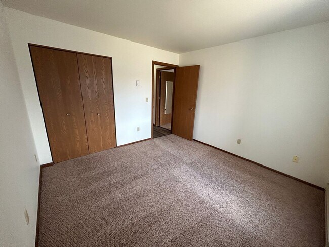 Prairie Village Apartments