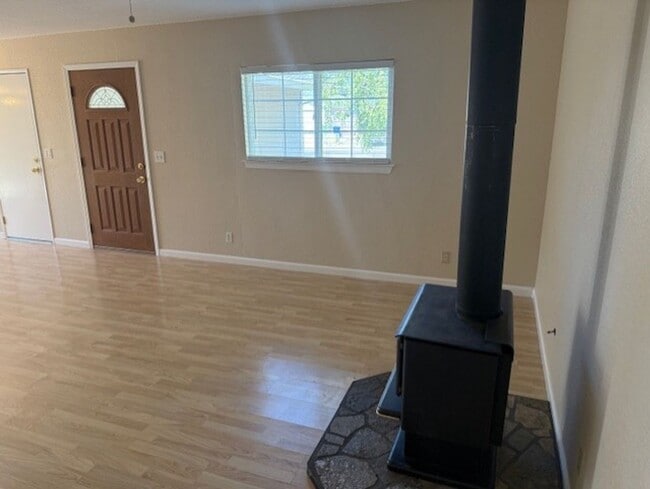 Photo - 3 Bedroom Home In Quail Ridge