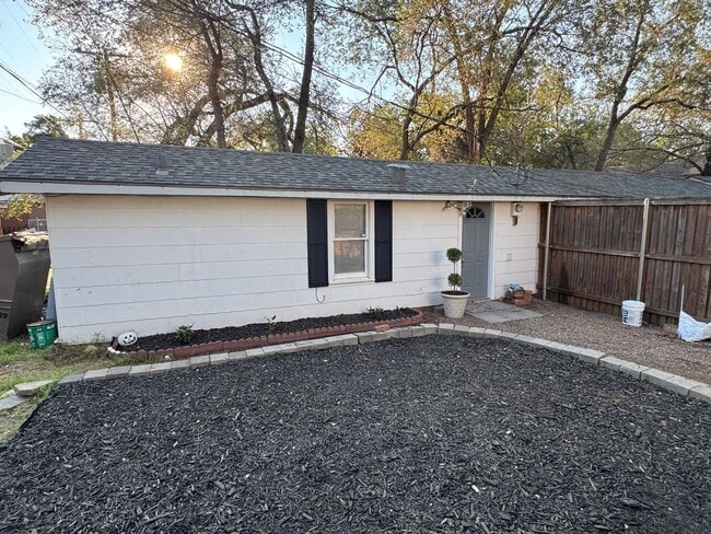 Photo - 2708 20th St Unidad Rear