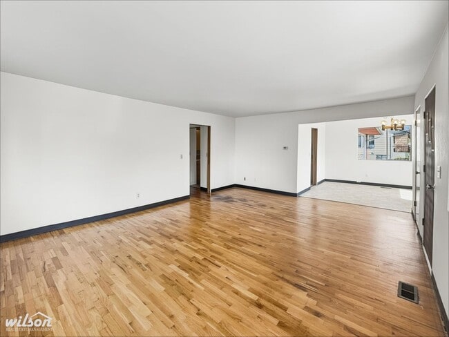 Photo - 904 S 48th Ave Unidad Main