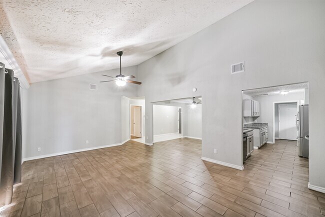 Photo - 22203 Fincastle Dr