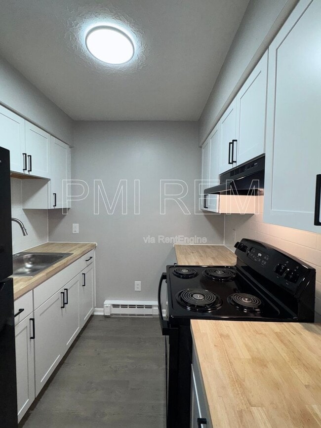 Photo - 2046 W Market St