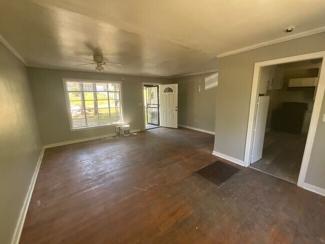 Photo - 420 Lawrence Rd